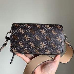 Picnic mini bag from Guess, brown & tan color, never worn